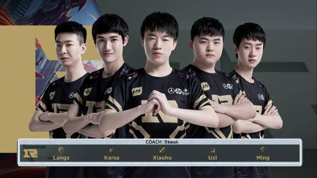 她不仅依靠 她不仅依靠